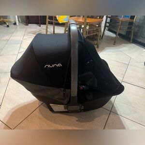 Nuna Pipa Lite LX Black Two-toned Special Edition Car Seat